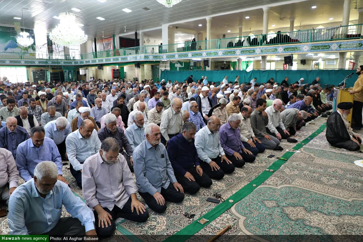 تصاویر/ برگزاری نماز جمعه بخش مرکزی یزد در مسجدجامع  احمد آباد مشیر