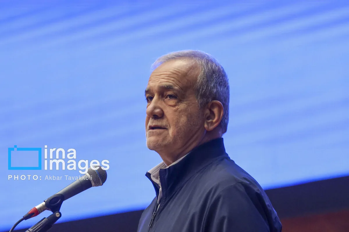 پزشکیان: دعوا کردن راه به جایی نمیبرد؛ هرکس ادعای درستکاری دارد، این گوی و این میدان/ اگر عدالت را پیاده کنیم مردم از ما راضی هستند