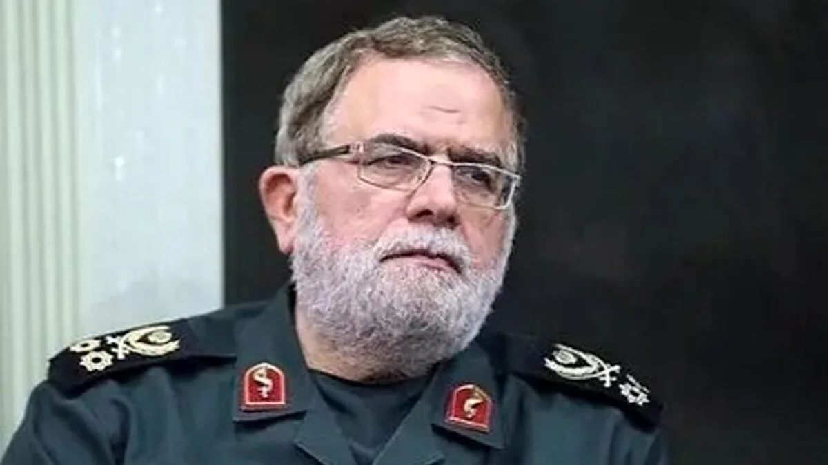 سرلشکر ایزدی: نیروهای آمریکایی برای در امان ماندن از موشکهای سپاه ۷۰۰ کیلومتر عقب رفتهاند