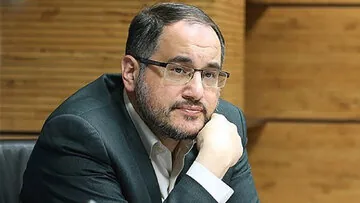 نگاهداری: نباید ترور اعتبار شخصیتها را کم اهمیتتر از تهدید جان آنان دانست/ دشمن برای حذف یک سرمایه ملی، همیشه به دنبال حذف فیزیکی او نیست