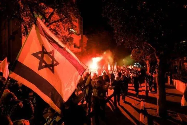 گفت و شنود/ به تو مربوط نیست!