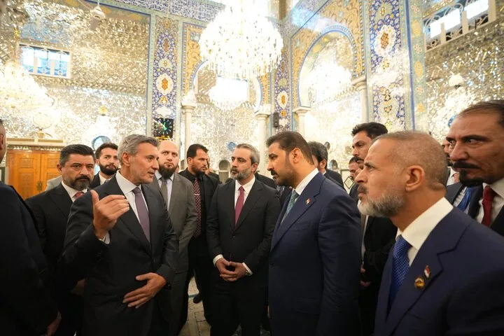 الزیدی به زیارت حرم حضرت زینب(س) رفت+تصاویر