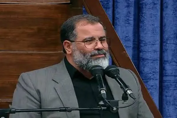 فیلم/ مداحی محمدرضا بذری در مراسم وداع با امام شهید