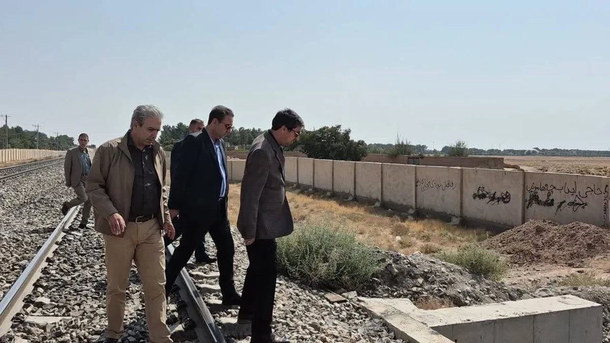 بازدید میدانی سلیمانی از ایستگاه راهآهن و زیرگذر شادیاخ نیشابور