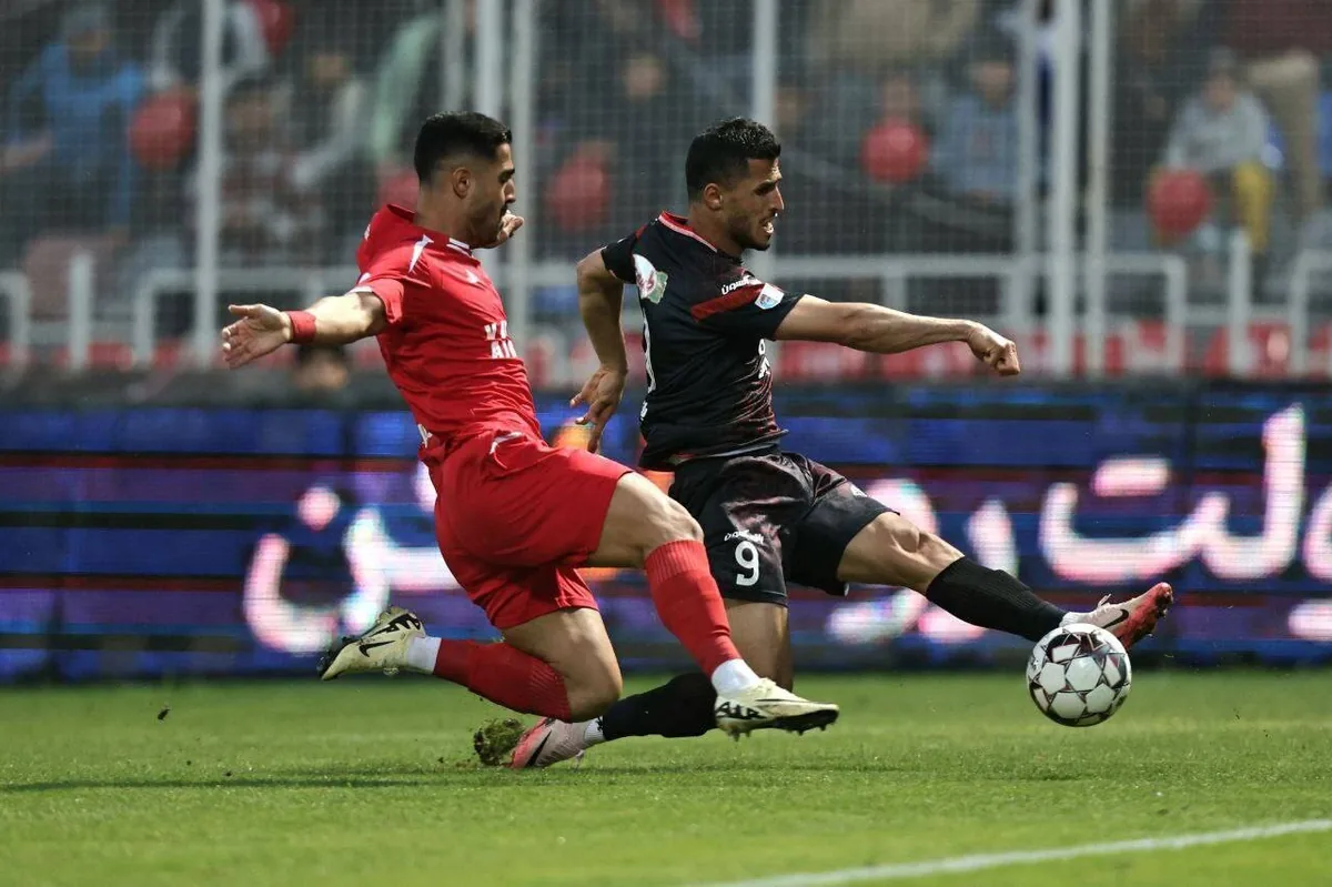 بازی نساجی - پرسپولیس یک روز به تعویق افتاد