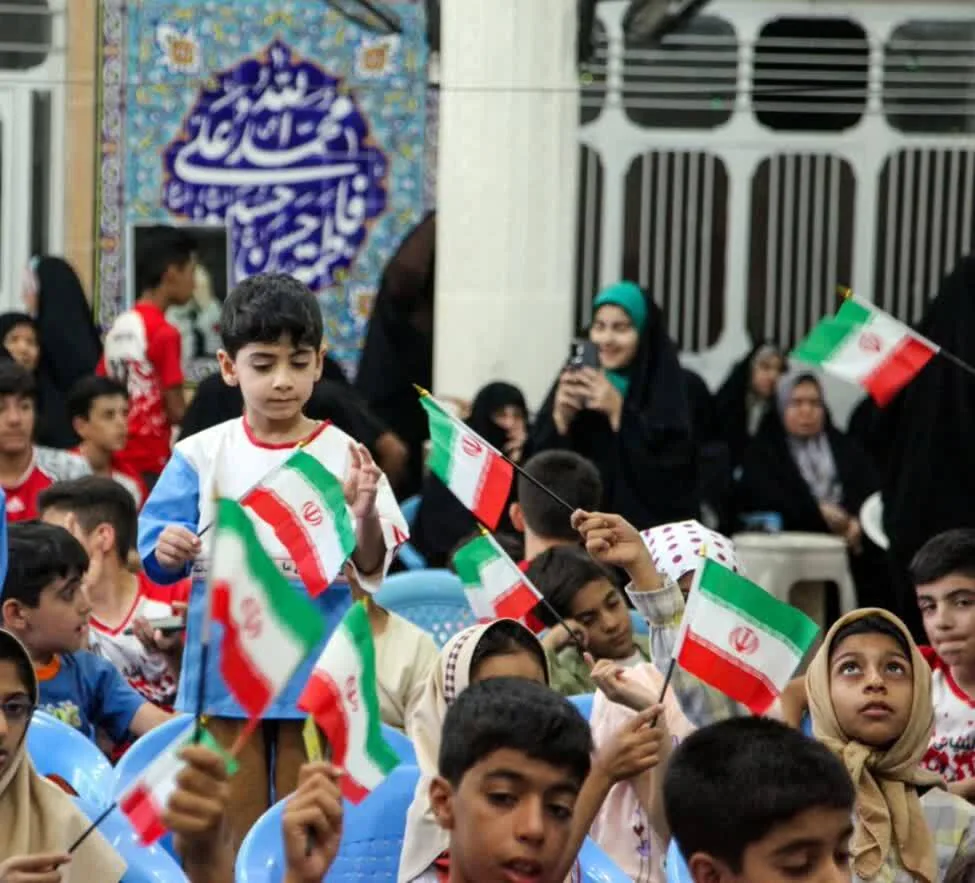 برگزاری جشن بزرگ «غنچه‌های سرخ» در لار