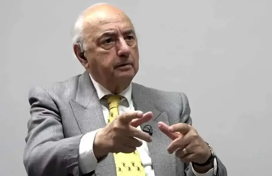 ادامه وضعیت «نه جنگ، نه صلح» خطر عادیسازی شرایط بحرانی را به همراه دارد / اقتصاد فقط از جنگ آسیب نمیبیند؛ نااطمینانی هم تصمیمهای اقتصادی را فلج میکند