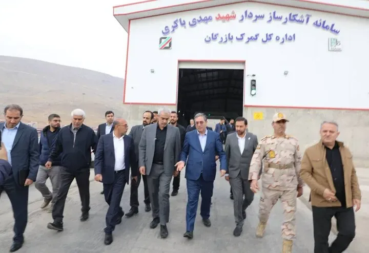 بازدید وزیر اقتصاد از مرز بازرگان و بازارچه ساریسو؛ پیگیری جدی برای رفع موانع تجارت و تسریع تردد ترانزیتی
