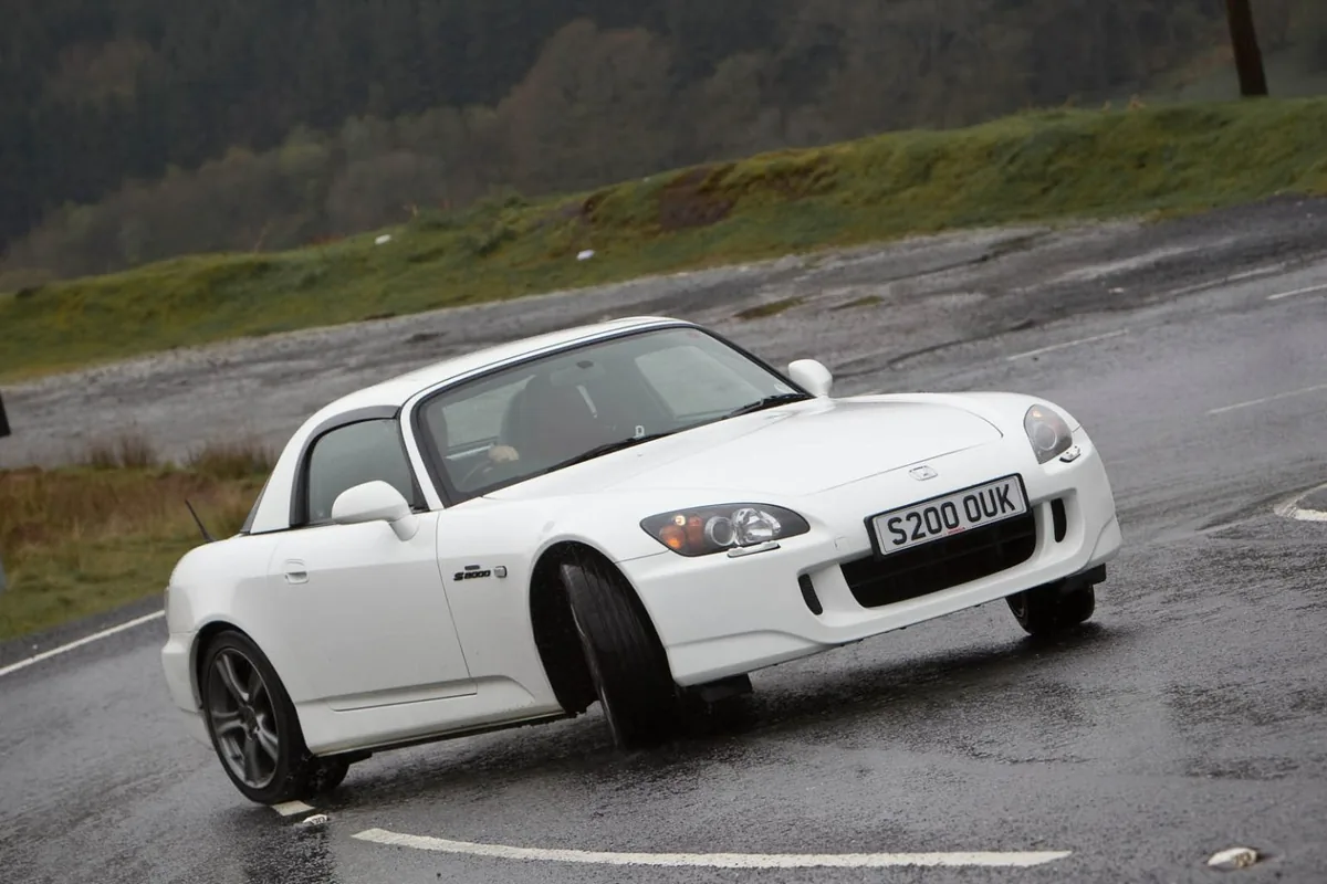 هوندا اس 2000 (Honda S2000)