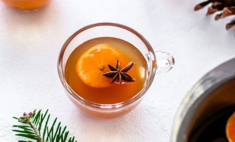 طرز تهیه دمنوش نارنگی و سیب؛ نوشیدنی گرم و خوشعطر