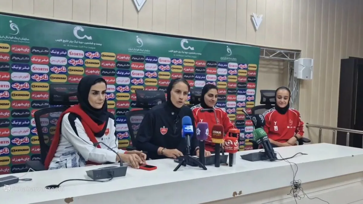 ویدیو| سرمربی زنان پرسپولیس بعد از شکست استقلال: ۵۰ سال دیگر عکسهای این دربی را به نوهها نشان میدهید و میگویید...