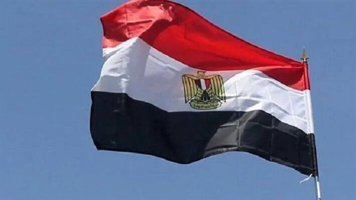 فرعون مصر در مسیر شاه ایران!