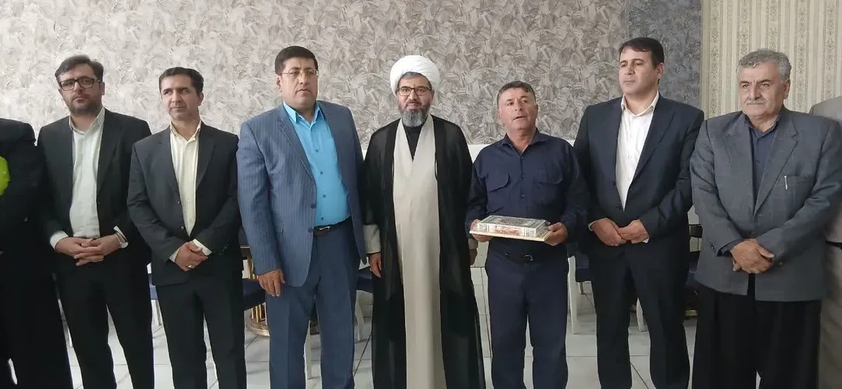 آیین خونبس در الیگودرز؛ صحنه تجلی فرهنگ گذشت و پیوند دوباره خانوادهها