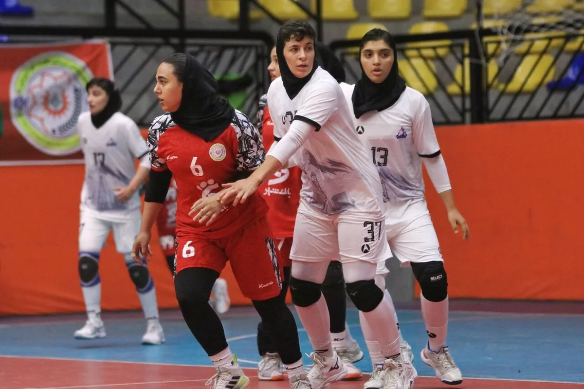 شکست مدافع عنوان قهرمانی در لیگ هندبال بانوان؛ استقلال و زاگرس ۶ امتیازی شدند
