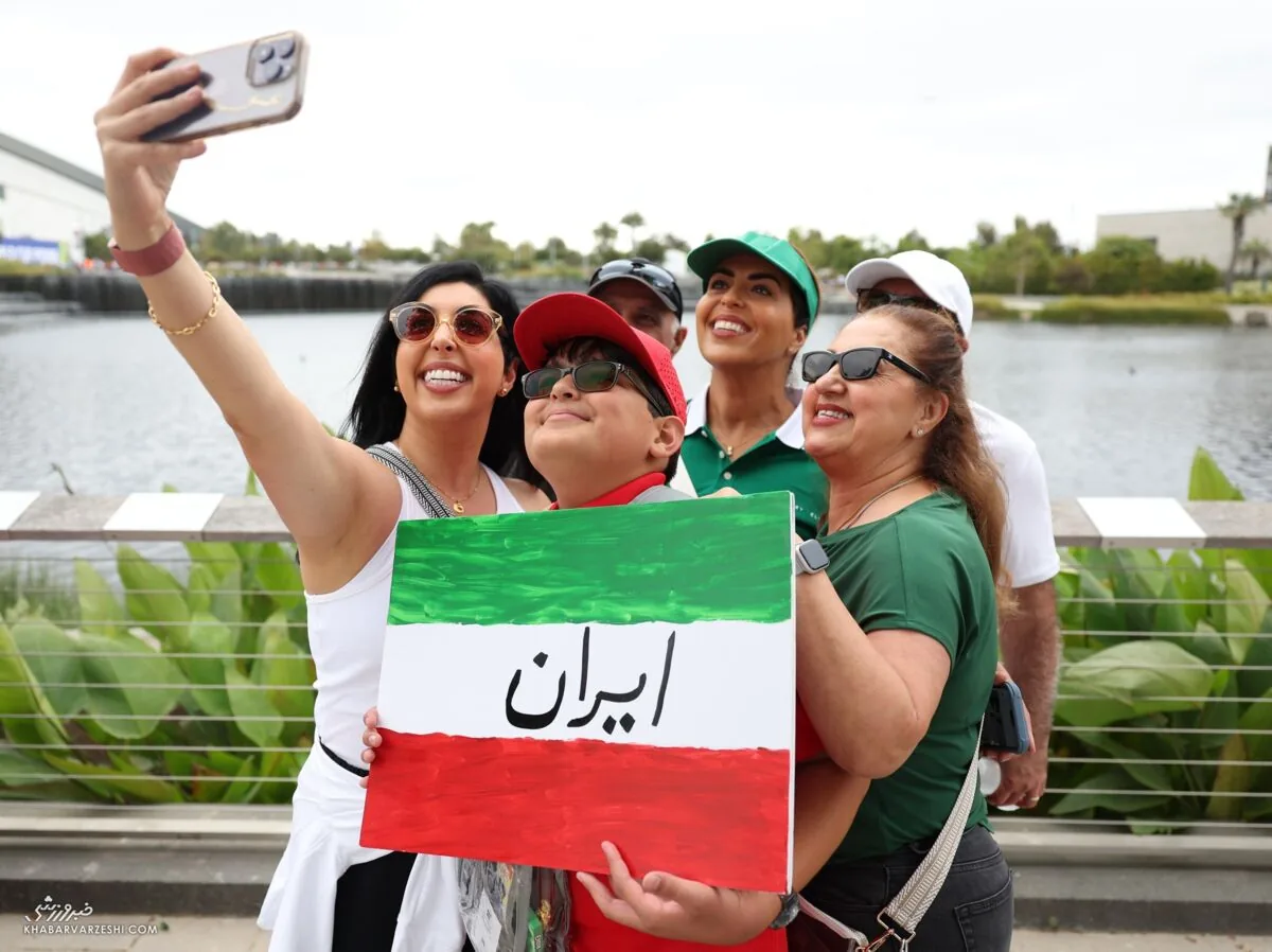 تصاویر گتیایمیجز از دختران طرفدار تیم ملی/ آرایش و گریم خاص در حمایت از ایران مقابل بلژیک +عکس