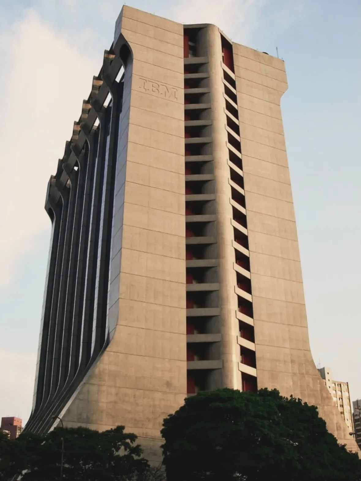 094911
