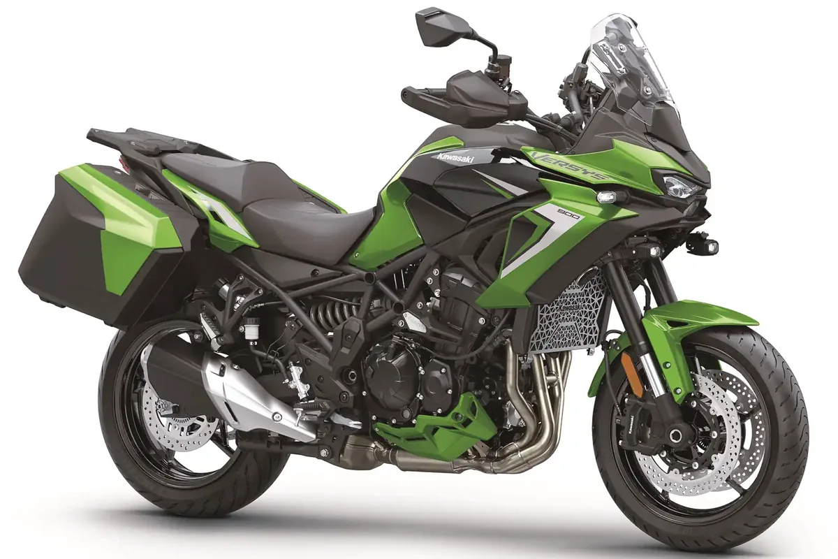 کاوازاکی از موتورسیکلت Versys 900 SE LT 2027 رونمایی کرد؛ ترکیب قدرت Z900 و راحتی تورینگ