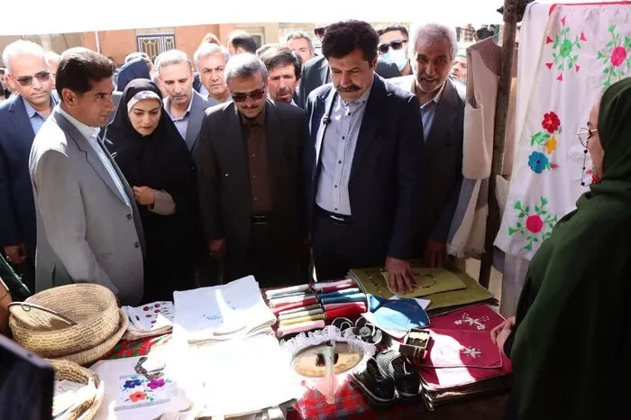 معاون رییس‌جمهور از دهکده نساجی خراسان‌شمالی بازدید کرد