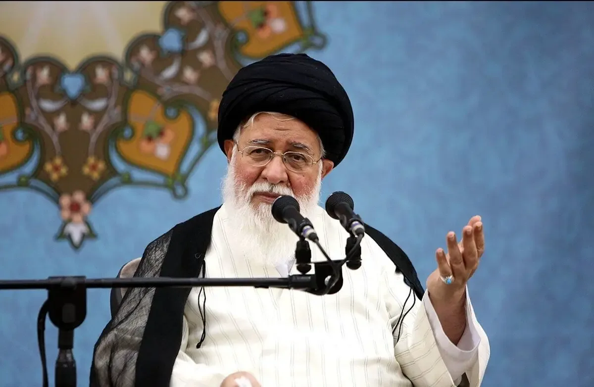 علم الهدی: تهیه هر چیزی که موجب ارعاب دشمن شود واجب است/ امروز سلاح اتمی مایه ارعاب است