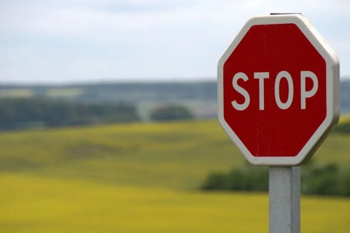 راز شهری بدون تابلوهای STOP؛ پاریس چگونه ترافیک را مدیریت میکند؟