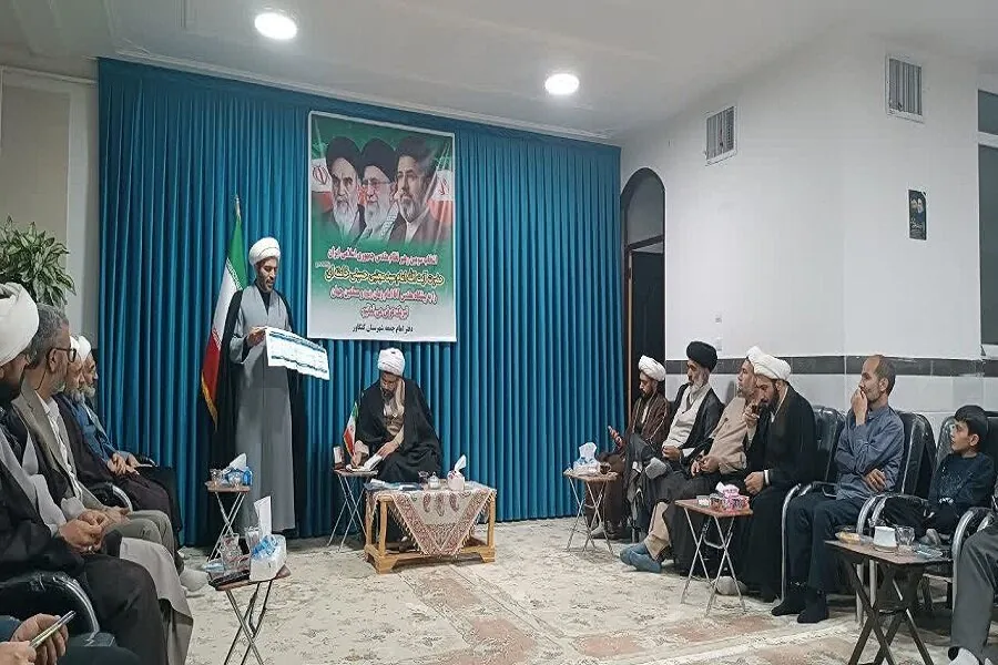نشست ائمه جماعات کنگاور؛ از انسجام روحانیت تا تبدیل مسجد به پایگاه قرآنی+عکس
