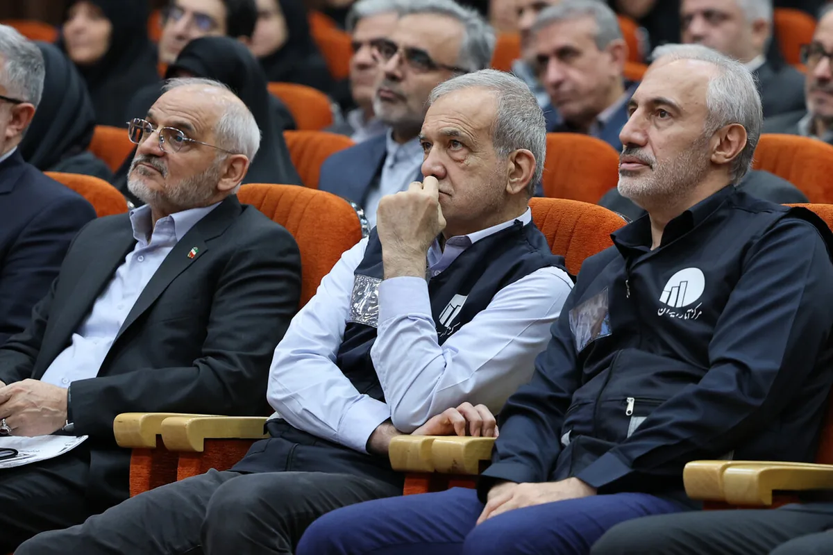 پزشکیان با پوشش متفاوت به آیین آغاز سرشماری نفوس و مسکن ۱۴۰۵ رفت + عکس