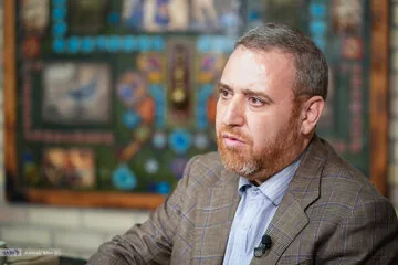 دوقطبی پزشکیان ـ زاکانی در انتخابات ۱۴۰۷؟ / زاکانی علاقهمند است که «احمدینژاد ثانی» لقب بگیرد