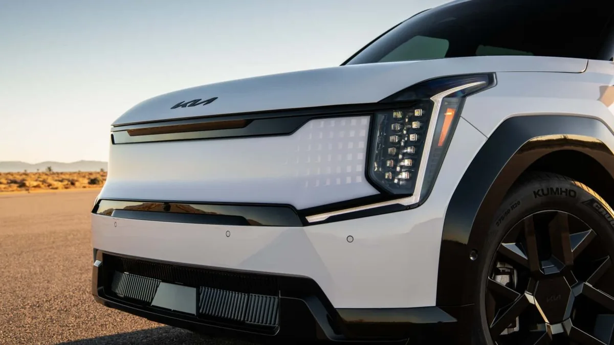 جزئیات قیمت و افزایش عملکرد Kia EV9 مدل ۲۰۲۷ اعلام شد | دیجینوی
