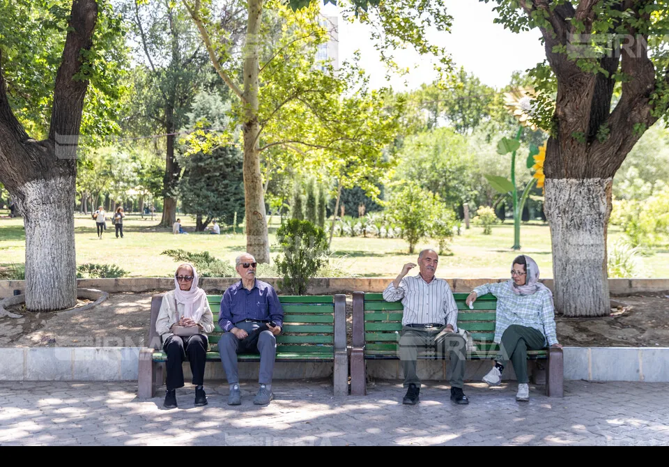مطالبات بازنشستگان پشت پیچ سنگین شدن هزینه زندگی
