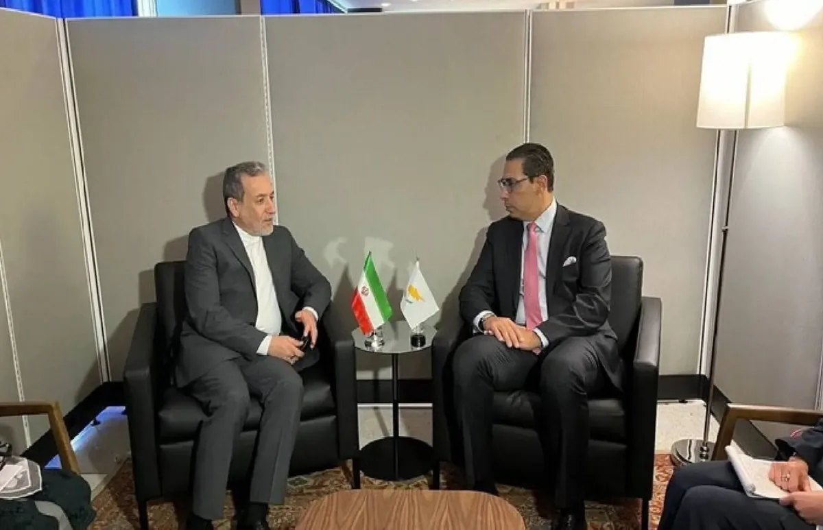 گفتوگوی تلفنی وزرای خارجه ایران و قبرس/ عراقچی: اهمیت جلوگیری از سوء استفاده دشمن از پایگاههای مستقر در قبرس علیه ایران/ کنستانتینوس کومبوس: در تماس با دولت انگلیس، اطمینان حاصل کردم که از پایگاه های خارجی در کشور ما علیه تهران حملهای صورت نمیگیرد
