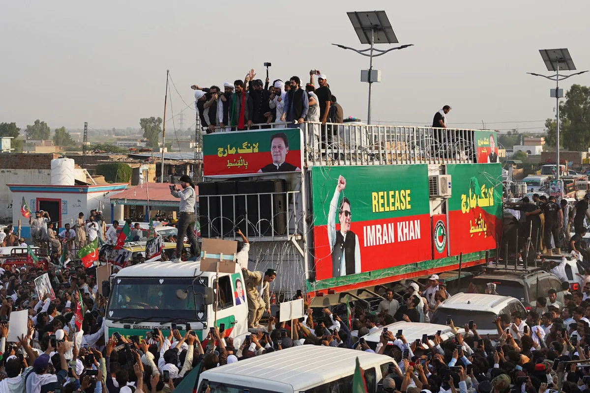 وضعیت اضطراری در ایالت خیبرپختونخوا پاکستان؛ دولت ایالتی تحت هدایت حزب عمران خان تعلیق شد