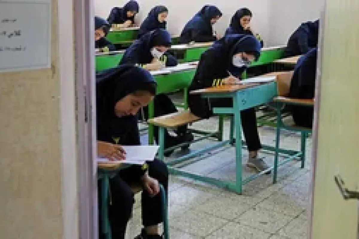 برخی دانشآموزان هنوز کتاب ندارند