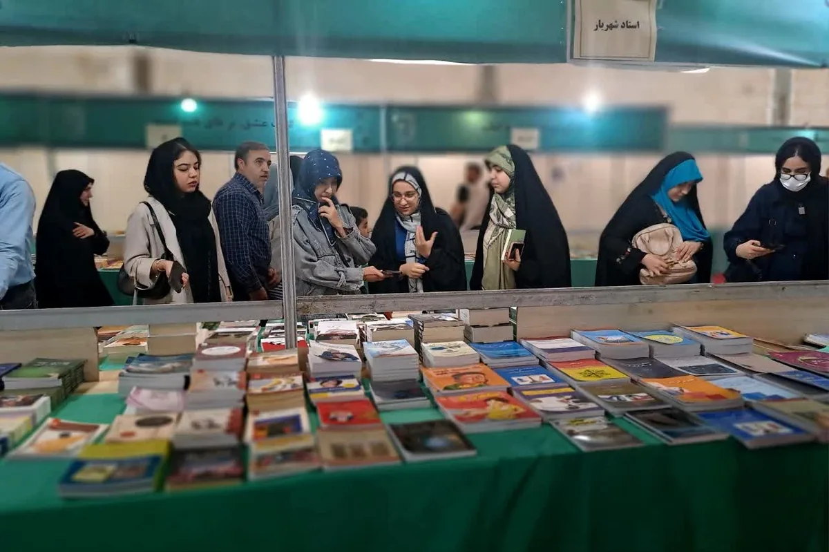 جلوه هنر و معماری کهن سلطانیه و بازخوانی دغدغه‌های فرم و روایت سینما در نمایشگاه کتاب زنجان