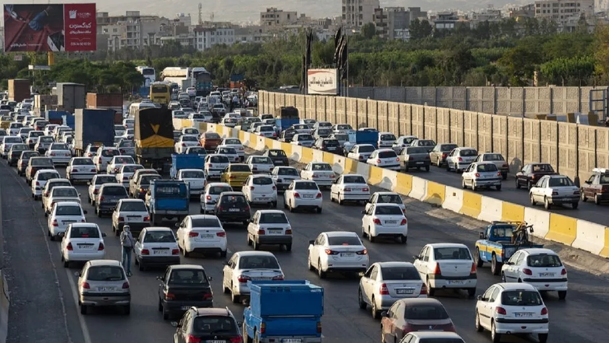 ترافیک نیمهسنگین در ۴ محور منتهی به تهران / بارش باران در جادههای شمالی