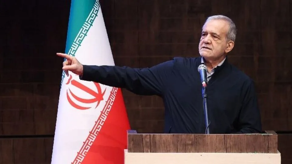 پزشکیان: با قدرت ایستادهایم و تدارکات کشوری را تأمین میکنیم