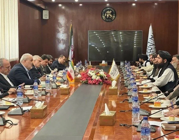 در برابر تهاجمات آمریکا در کنار ایران هستیم