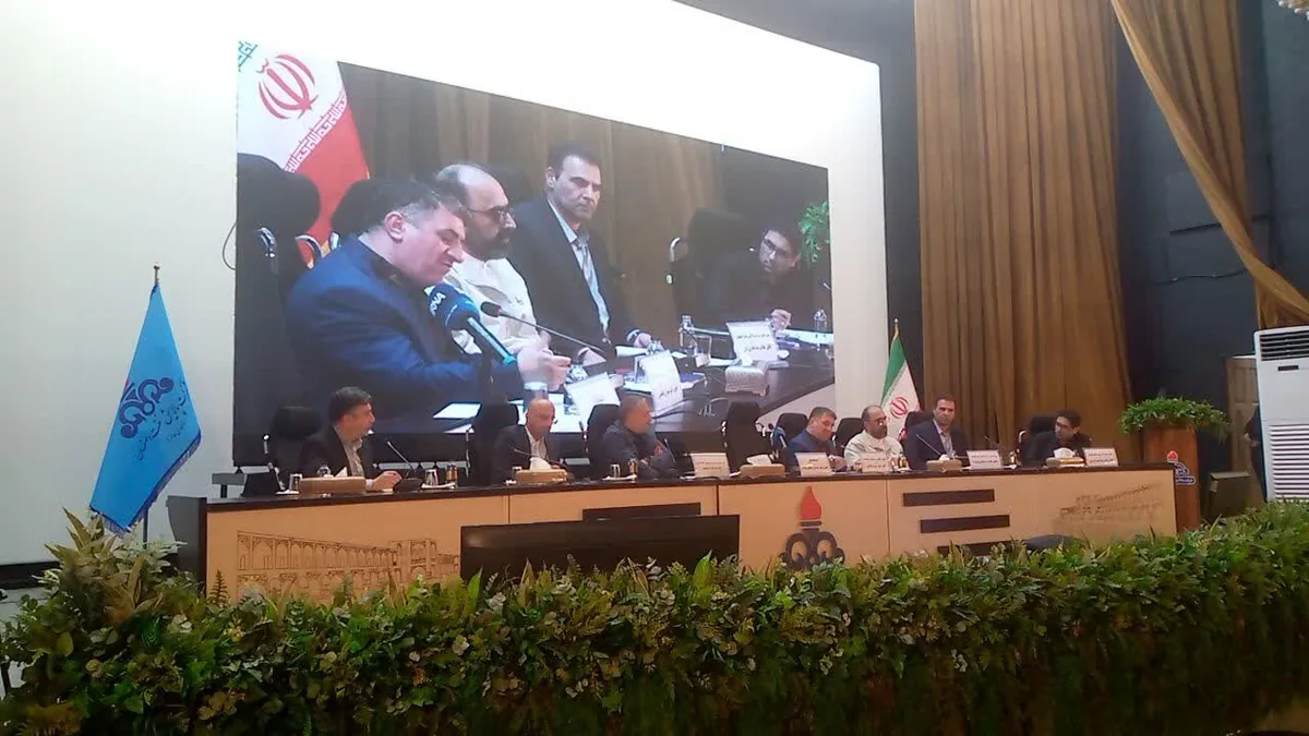 پیشتازی اصفهان در توسعه نیروگاههای خورشیدی با تصویب ۱۸۷ مصوبه استانی