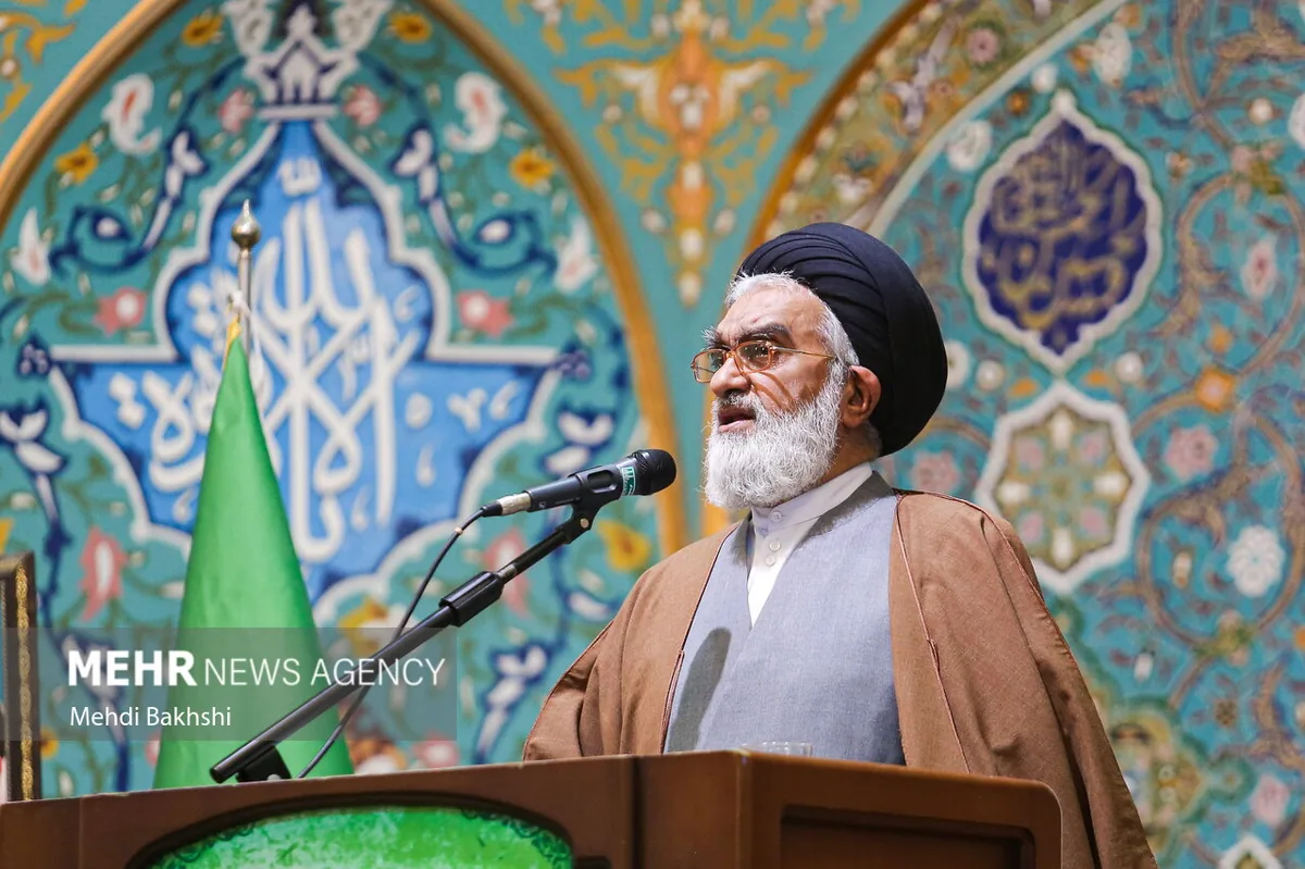 امام جمعه قم: نفوذ نامشروع آمریکا باید از منطقه غرب آسیا برچیده شود