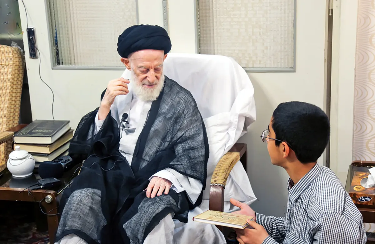 فروتن، متواضع و پذیرای همگان بود