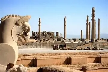 عکس | تصویری از میدان ایران در کشور آرژانتین با نمادی از تخت جمشید