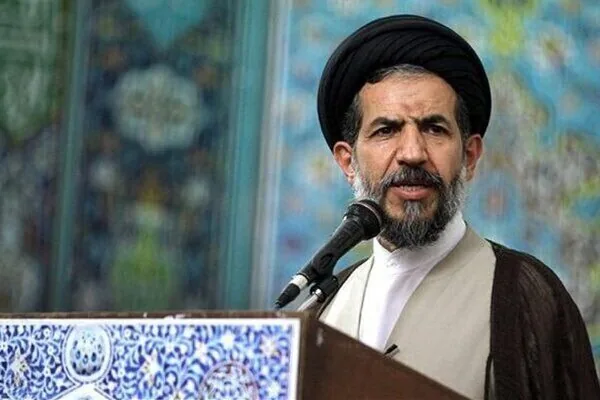 امام جمعه تهران: تنگه هرمز؛ اهرم راهبردی ایران در معادلات جهانی است/ در برابر فشارهای اقتصادی و تحریمها باید هوشیار باشیم