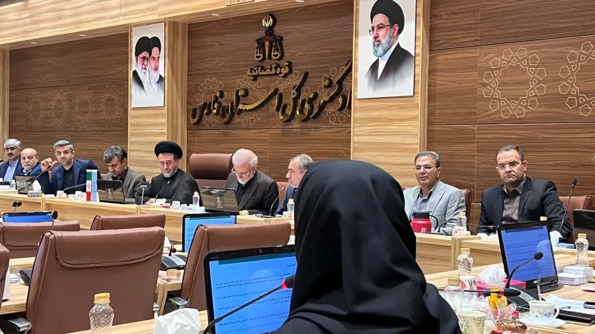تاکید رئیسکل دادگستری فارس بر برخورد قاطع با متجاوزان به اراضی ملی و عاملان آتشسوزیهای عمدی