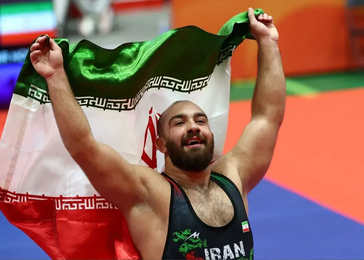 مسیر هموار پادشاه سنگینوزن جهان برای صید طلا