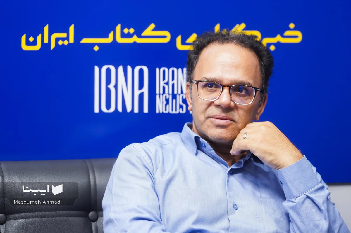 دموکراسی روی کاغذ بیمعناست