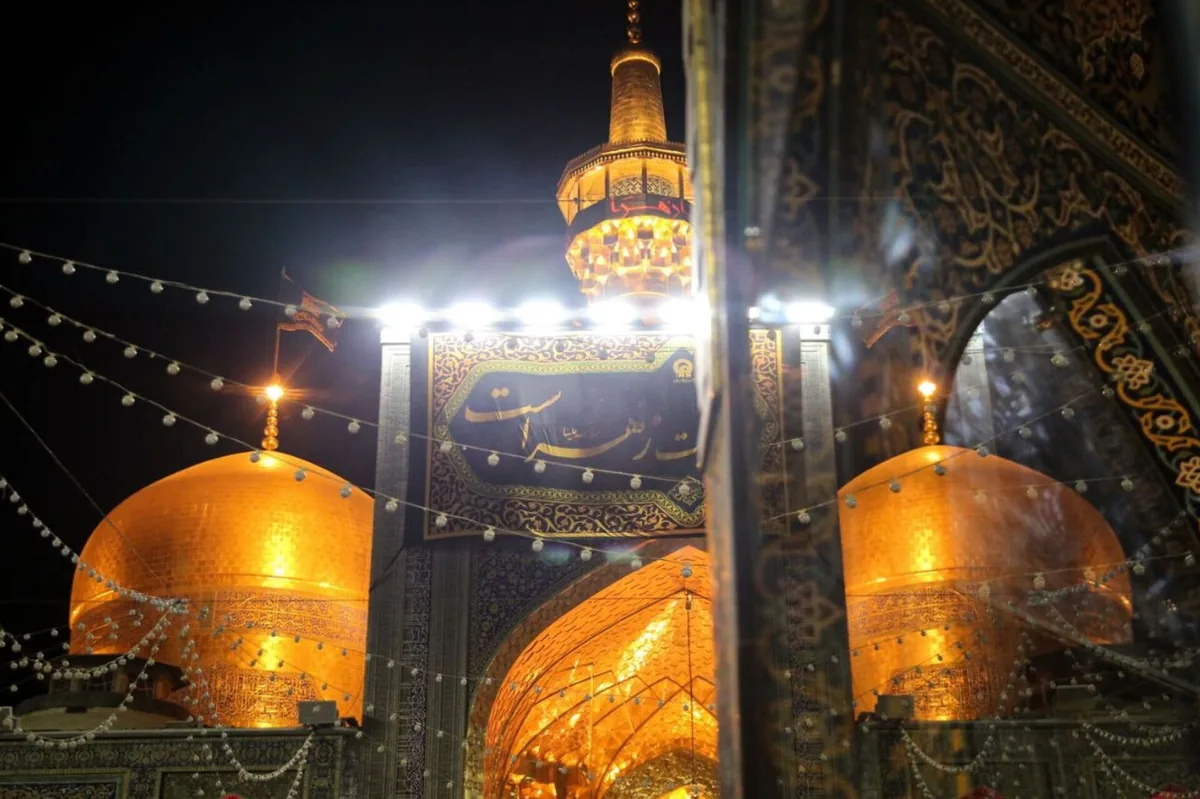 محفل سینهزنی در ویژهبرنامه شام شهادت حضرت زهرا(س) در حرم رضوی