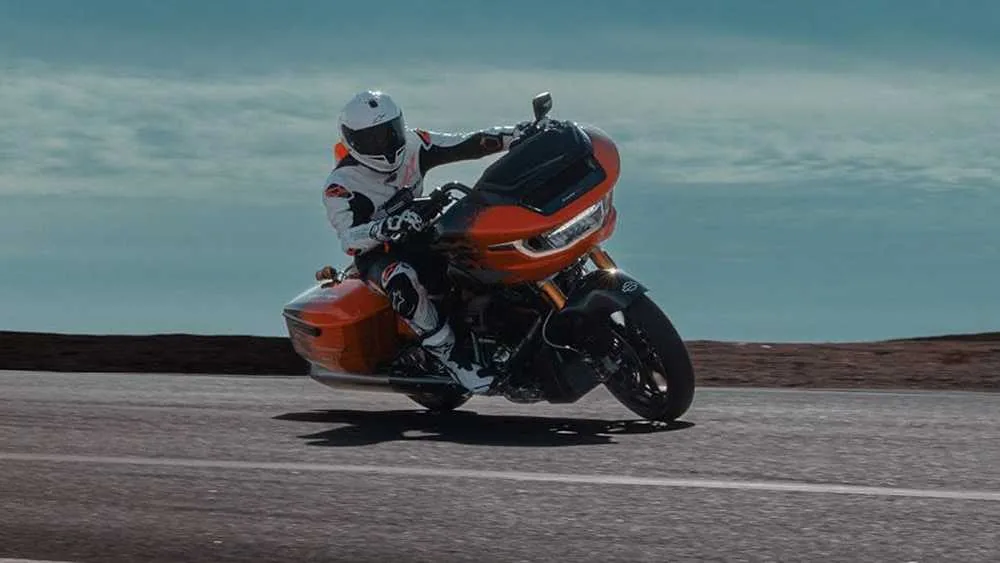 با هارلی دیویدسون CVO Road Glide RR آشنا شوید؛ قدرتمندترین موتورسیکلت تولیدی این برند | دیجینوی