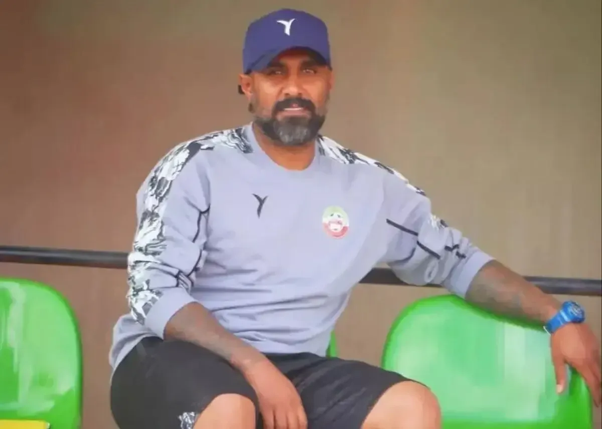 سرمربی ذوبآهن به سیم آخر زد