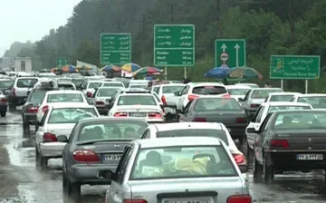 بارش باران و ترافیک نیمهسنگین در محورهای شمالی و منتهی به تهران
