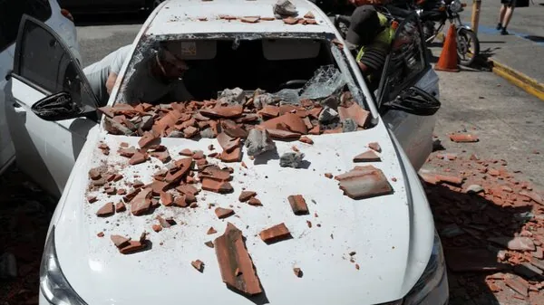 جادهها دهان باز کردند، سقفها آویزان شدند+ ویدئو | تصاویری وحشتناک از زلزله ۷.۶ ریشتری پاناما