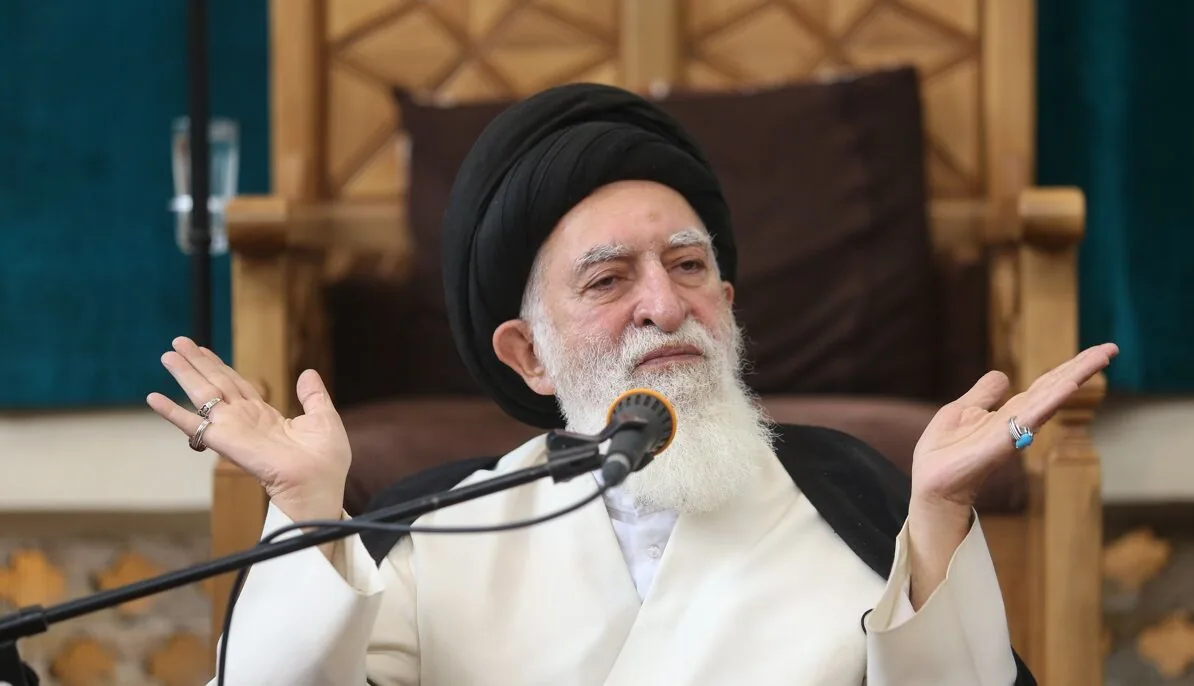 انتقاد آیتالله بروجردی از رواج اتهامزنیهای سیاسی / اجازه نداریم به کسانی که با ما همراه نیستند، بهتان بزنیم